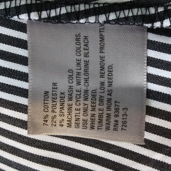 Size 1X fitted button down blouse - Picture 6 of 9